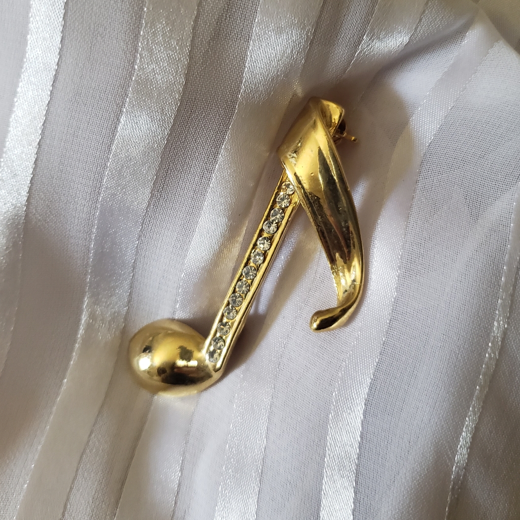 Music Note Brooch